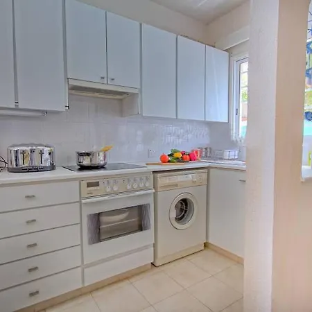 Fig Tree Bay No 5, Area פרוטאראס